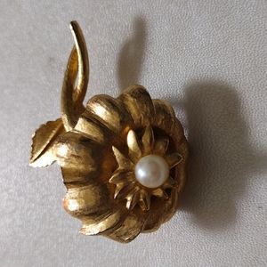 Vintage B.S.K. gold and pearl floral brooch.